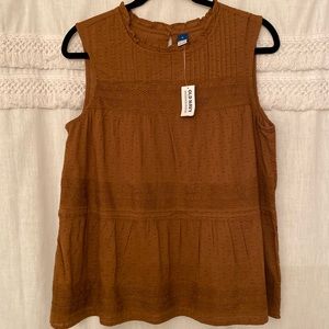 Sleeveless patterned top